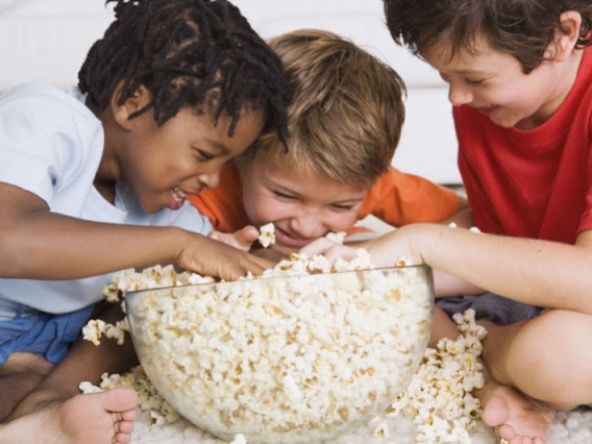 jongens-met-popcorn.jpg