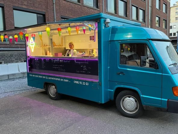 Foodtruck MB100-1691408700207.jpeg